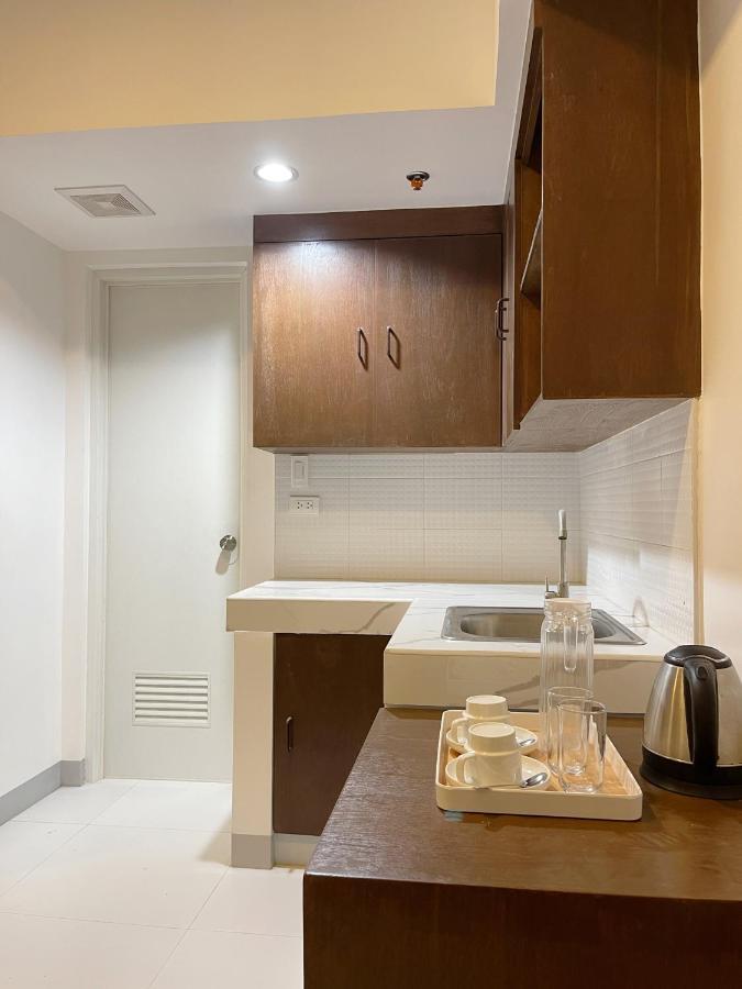 Airo Suites Makati パサイ エクステリア 写真